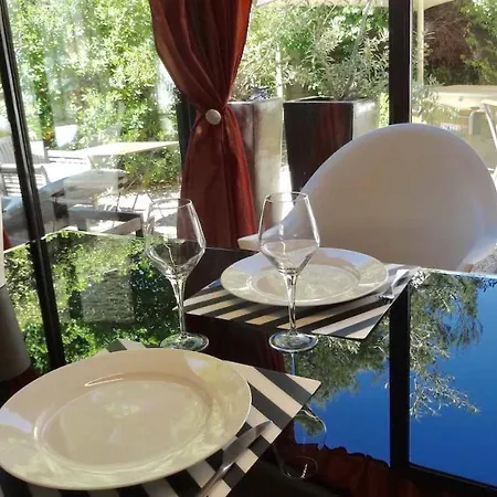 Lasuite Domaine Bertuli, Heated Pool, Aircon Holiday home *