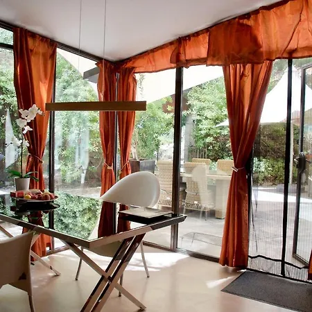 Lasuite Domaine Bertuli, Heated Pool, Aircon Holiday home