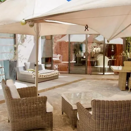 Lasuite Domaine Bertuli, Heated Pool, Aircon Holiday home